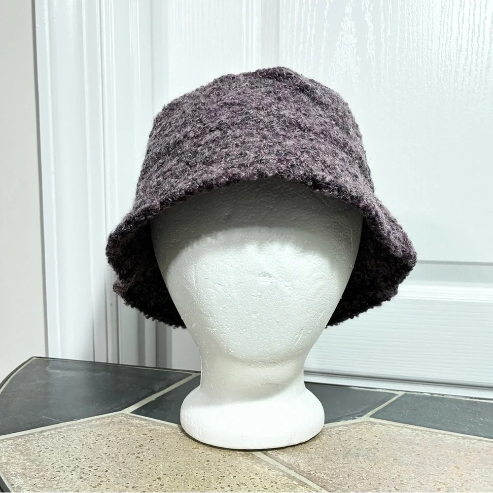 Y2K London Bouclé Bucket Hat Purple Vintage 2001